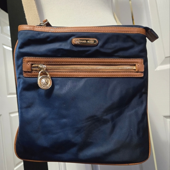 Michael Kors Navy Blue and Tan Crossbody Bag - Picture 2 of 8